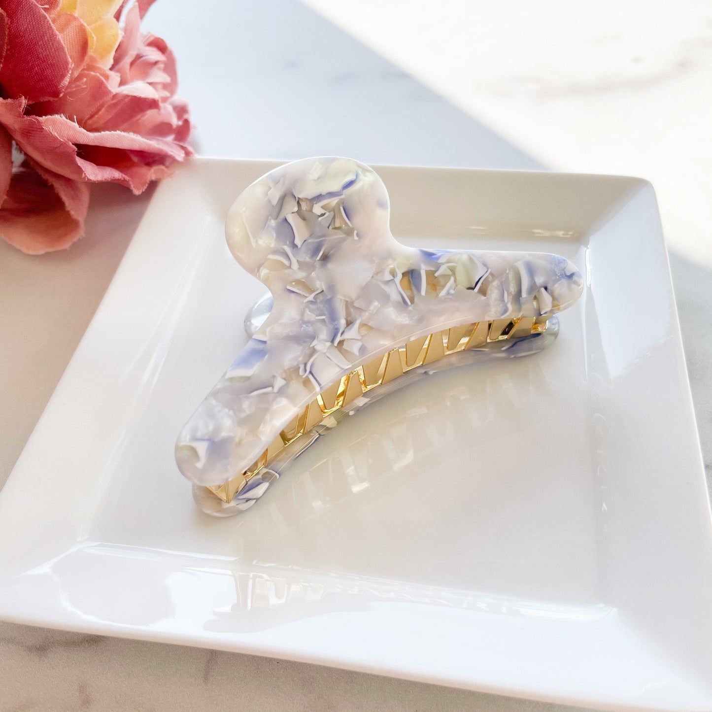 French Claw in Ajisai | Blue White Floral Hydrangea Acetate Hair Clip Gold Strong Stainless Steel