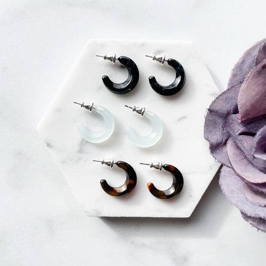 Huggie Crescent Hoops in Black Pearl and White Jade | Mini Small Tortoise Shell Hoop Earrings 925 Sterling Silver