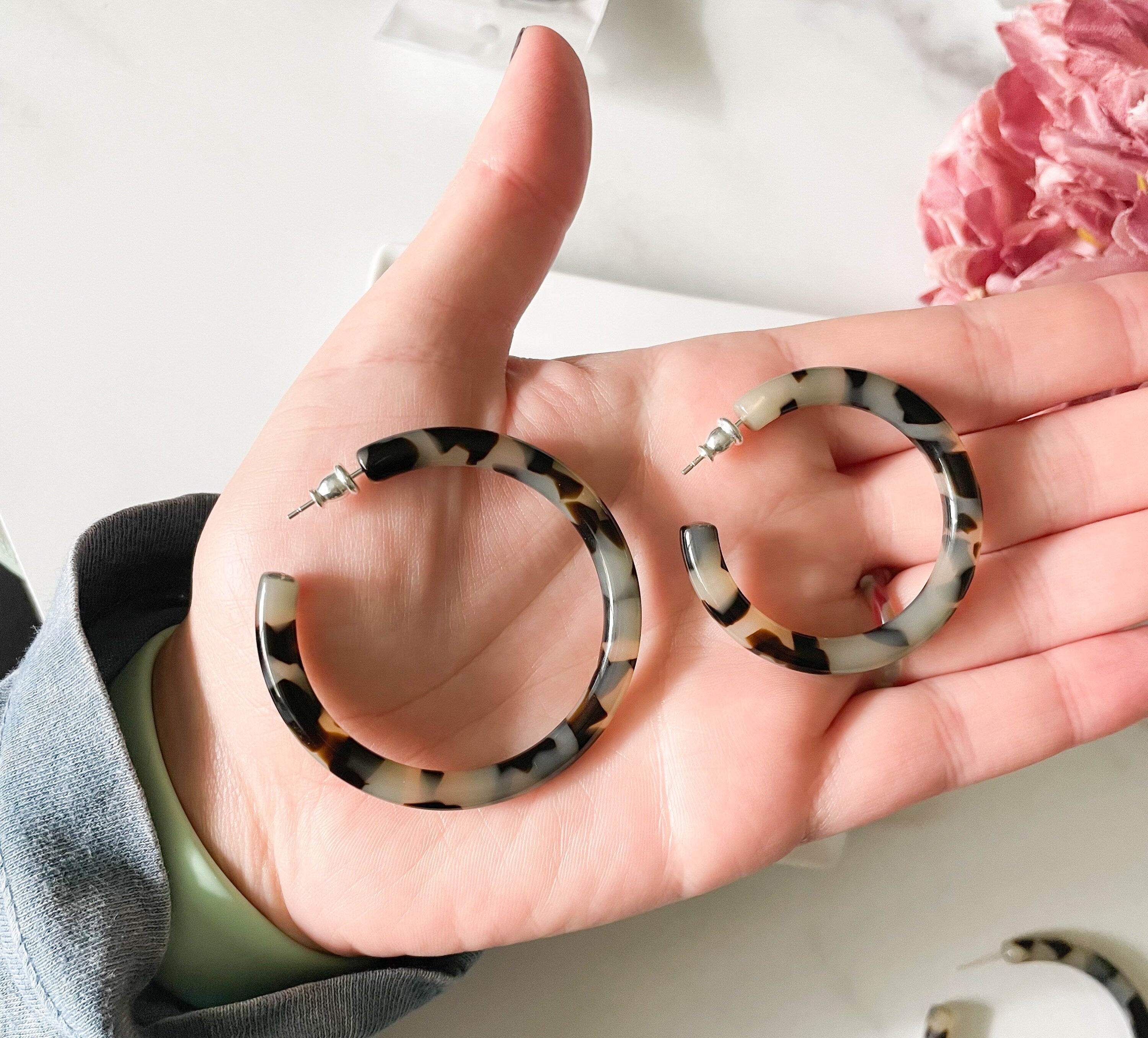 Blonde Tortoise Shell Hoop Earrings | Sterling Silver Posts