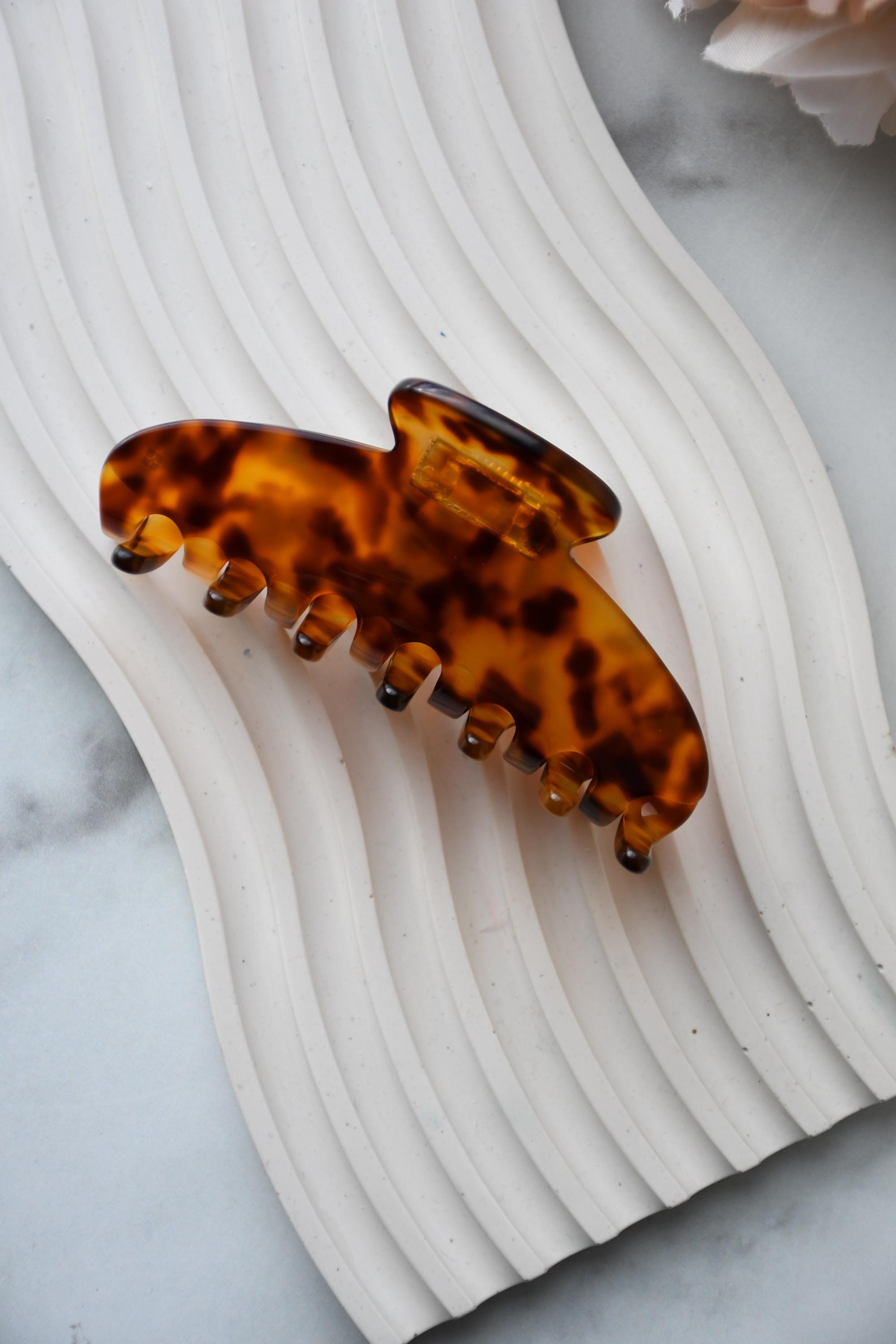 Oval Claw in Classic - All Acetate Hair Claw