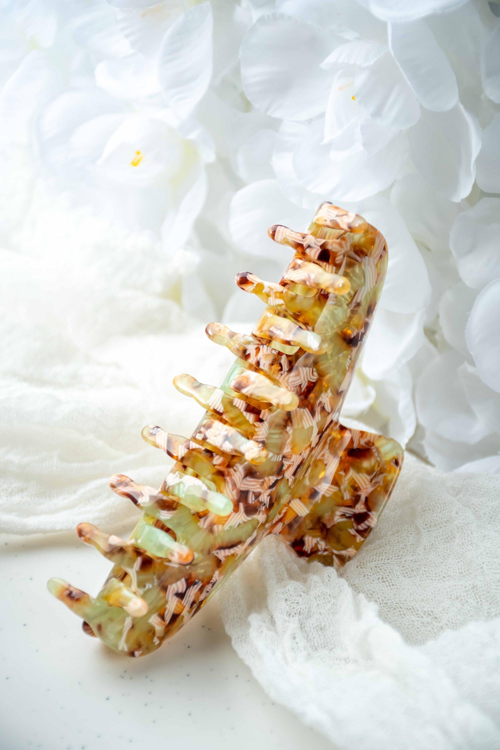 Glamour Grip Wave Claw in Peridot | Green Ivory Brown | Italian Acetate Tortoise Large Small Hair Clip