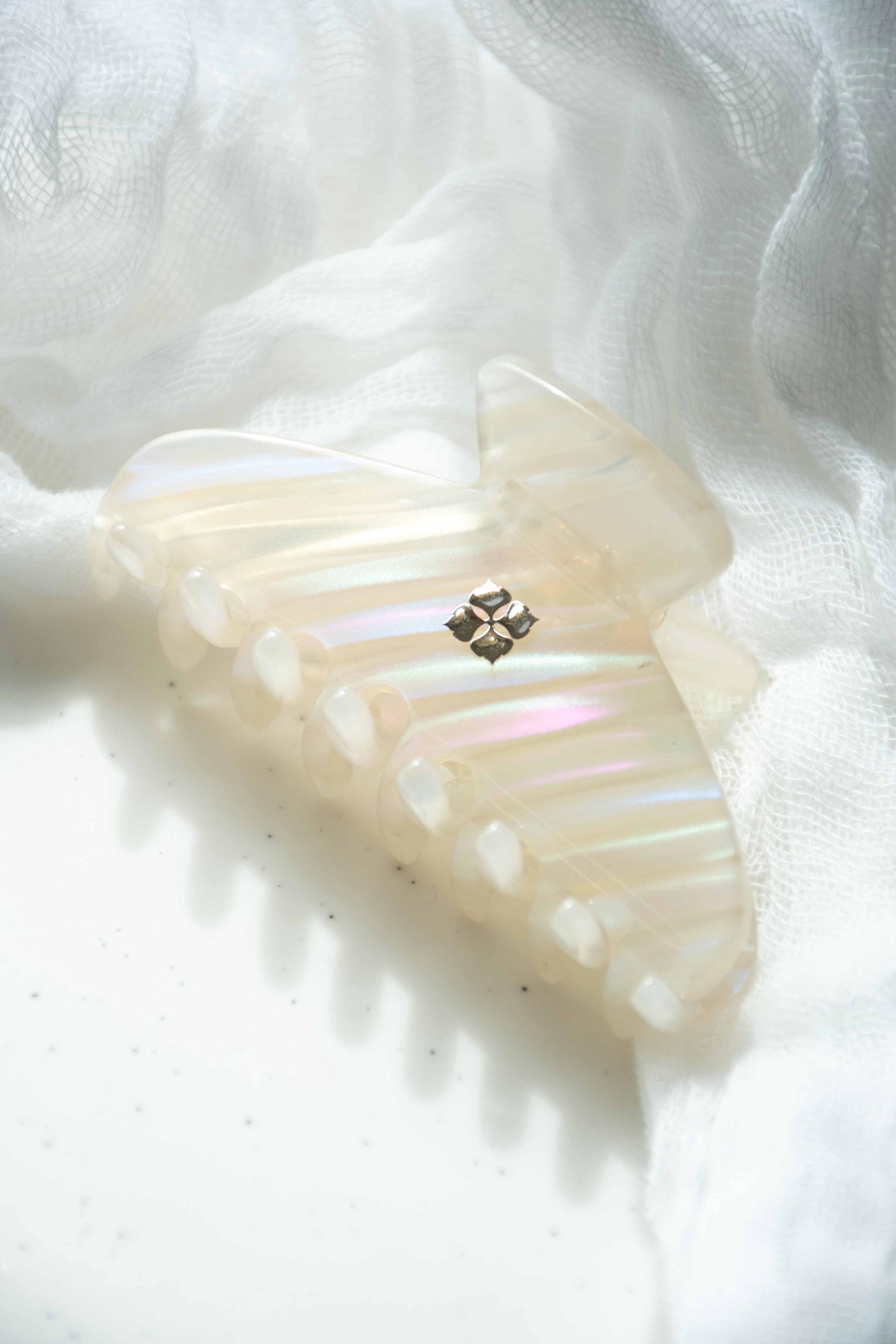 White Opal Mini Claw Hair Clip | Pearlescent Italian Acetate