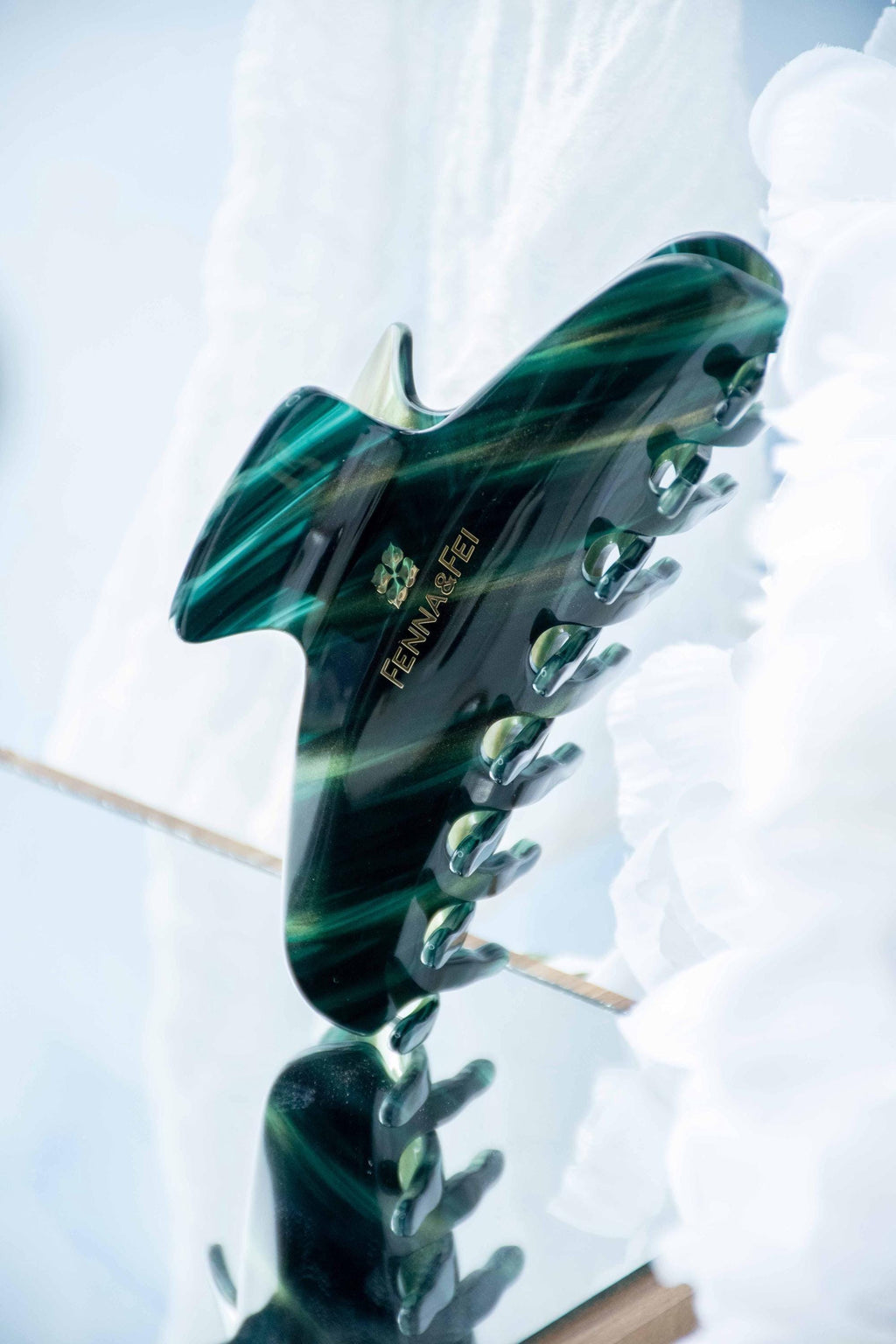 Glamour Grip Wave Claw in Roscoelite | Emerald Gold Shimmer | Italian Acetate Tortoise Shell Large Hair Clip