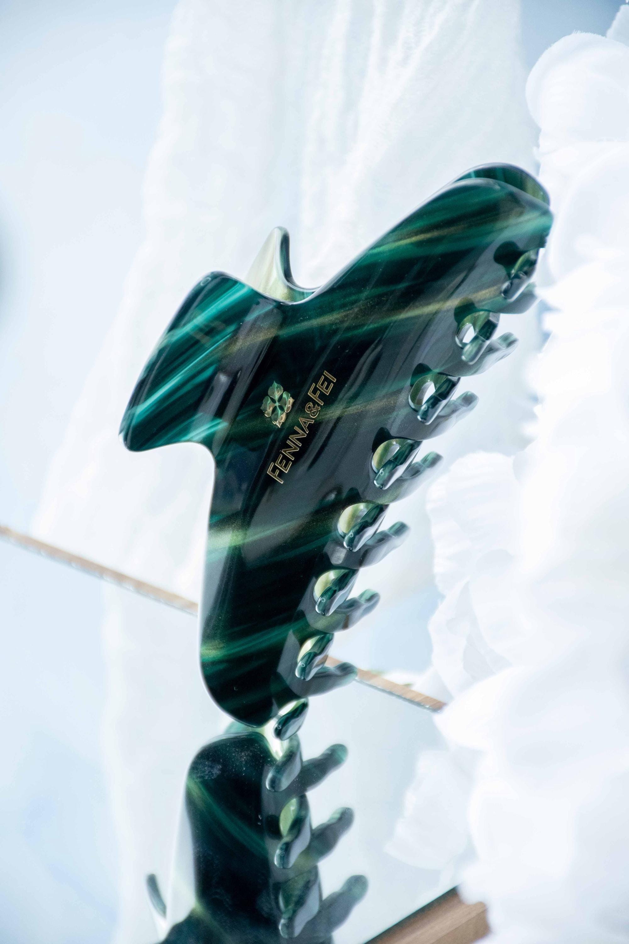 Glamour Grip Wave Claw in Roscoelite | Emerald Gold Shimmer | Italian Acetate Tortoise Shell Large Hair Clip