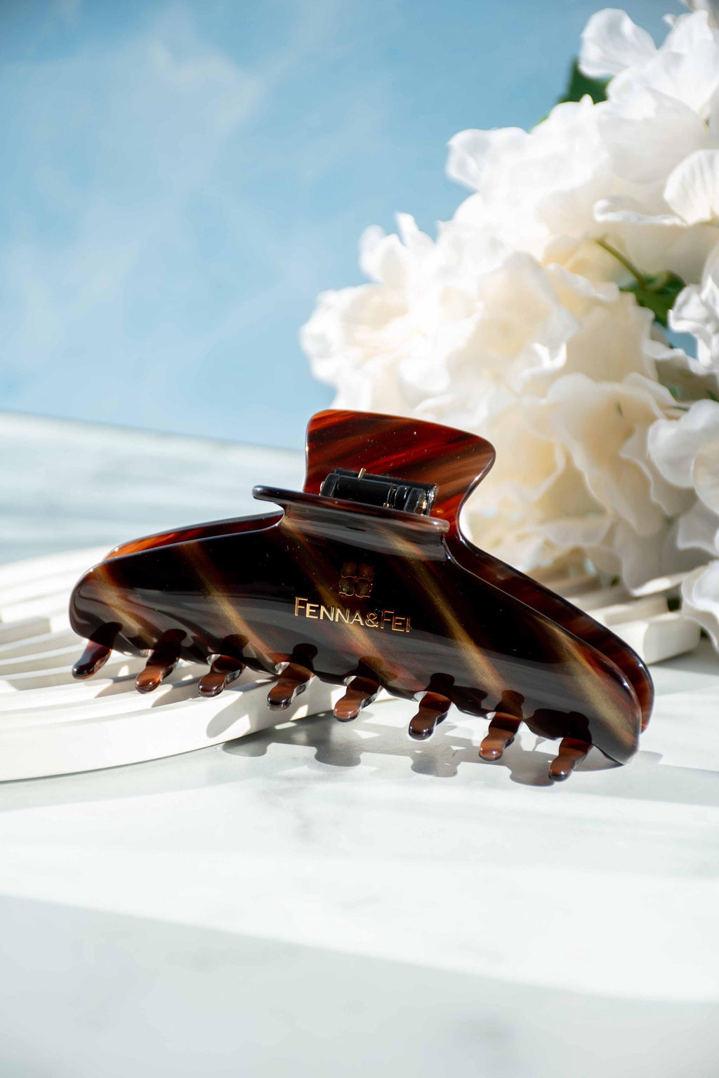 Glamour Grip Wave Claw in Tigers Eye | Bronze Brown Gold Shimmer | Italian Acetate Tortoise Large Hair Clip