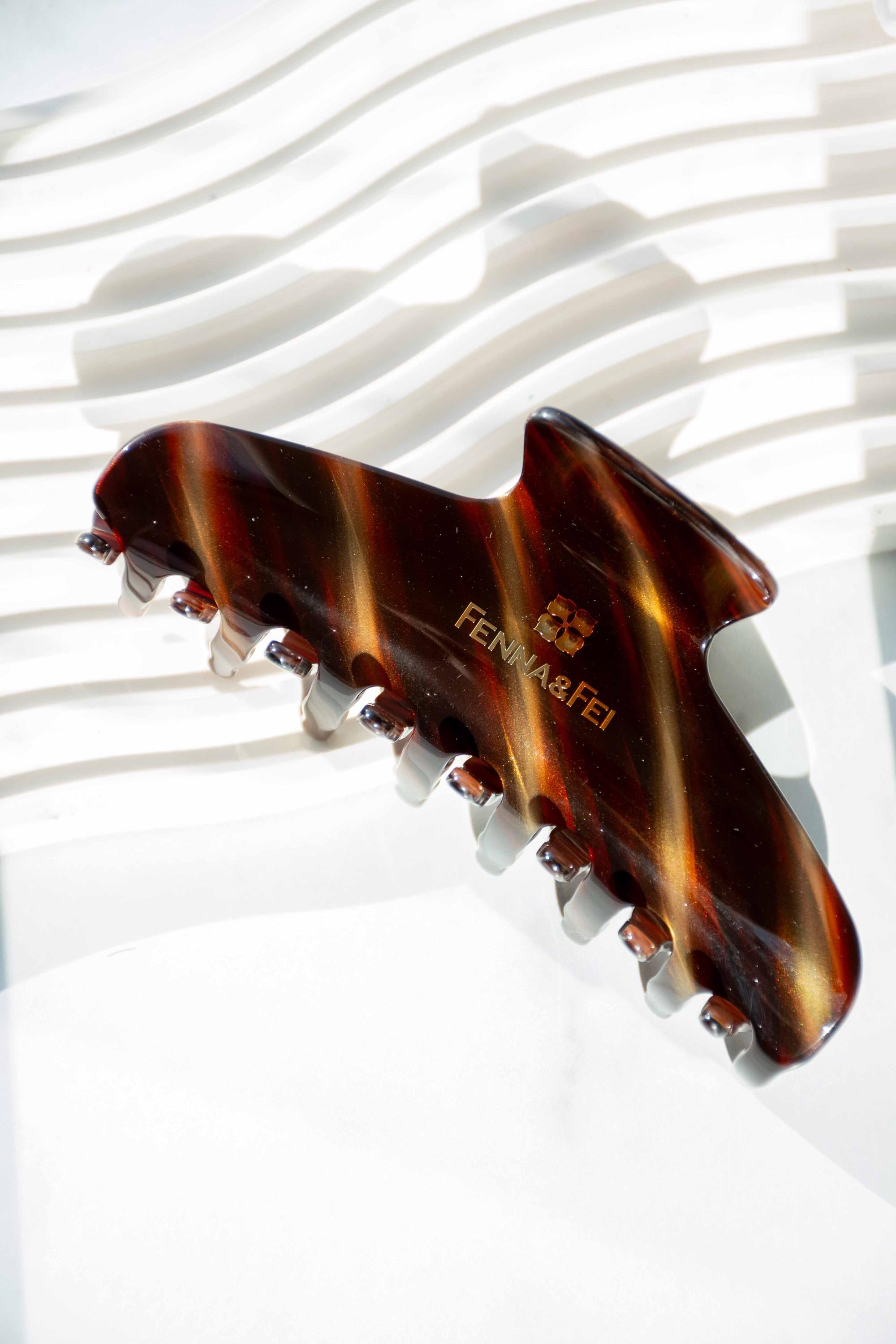 Glamour Grip Wave Claw in Tigers Eye | Bronze Brown Gold Shimmer | Italian Acetate Tortoise Large Hair Clip