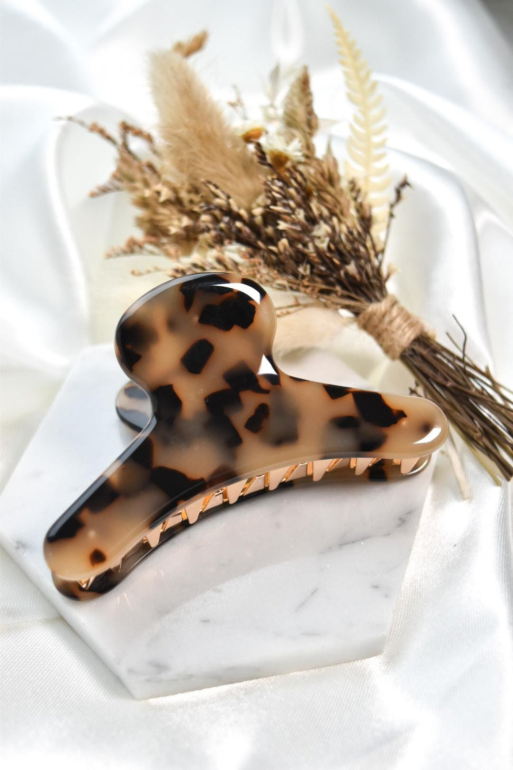 French Claw in Blonde | Tortoise Black Beige | Hand Made Eco-Friendly | Sturdy | Stainless Steel