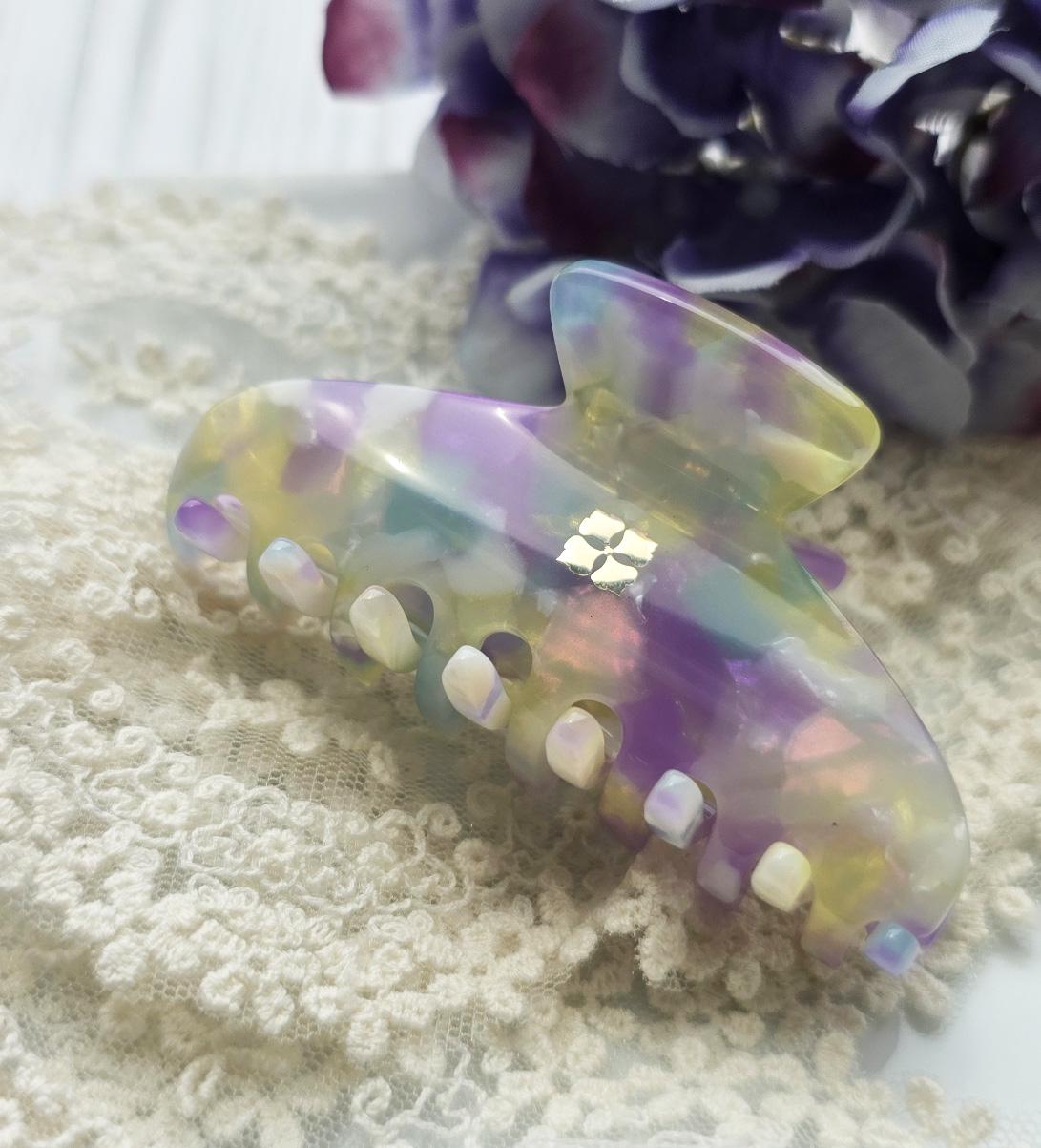 Glamour Grip Mini Claws in Shimmering Greens and Golds  |  Italian Acetate Small Hair Clip