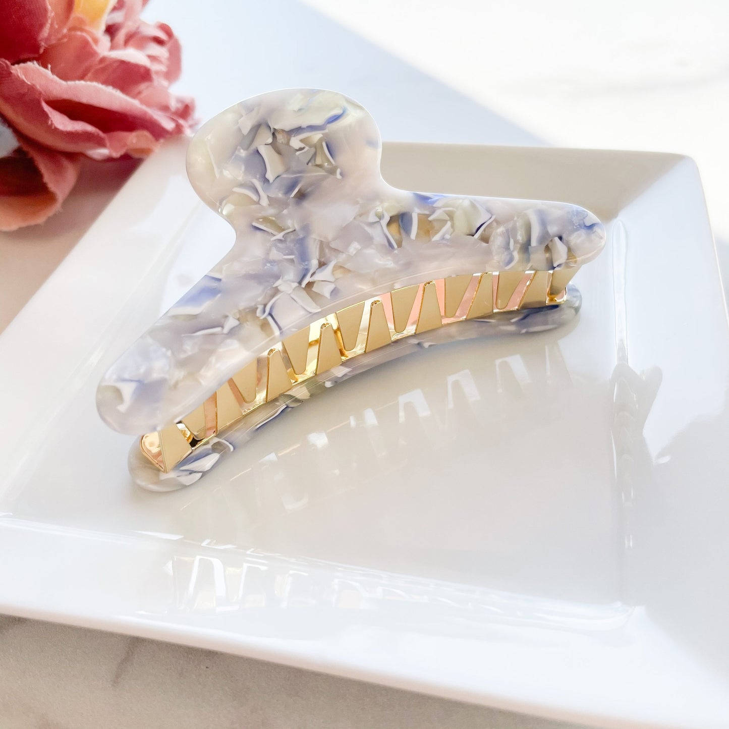 French Claw in Ajisai | Blue White Floral Hydrangea Acetate Hair Clip Gold Strong Stainless Steel